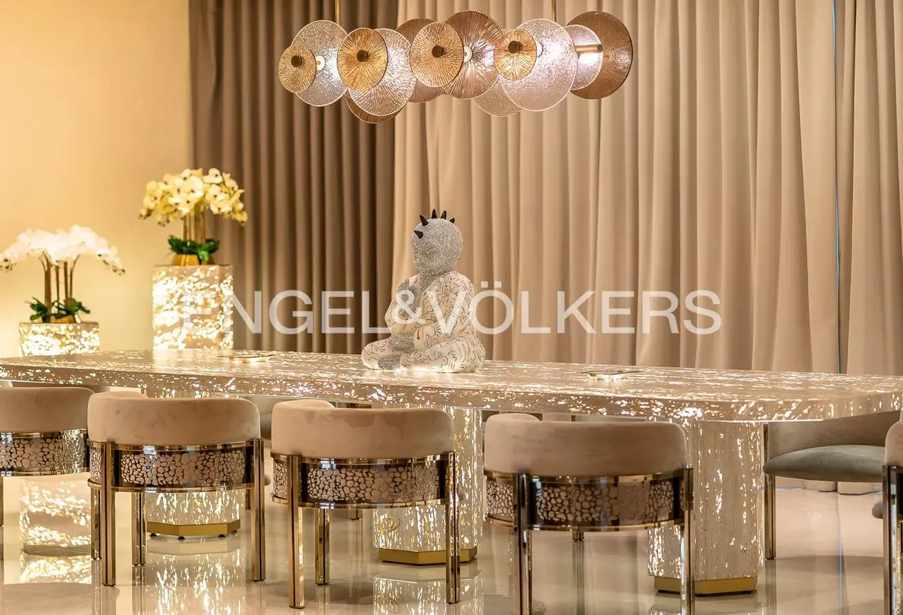 DUPLEX | 2 Levels | More Beds | Call for Details