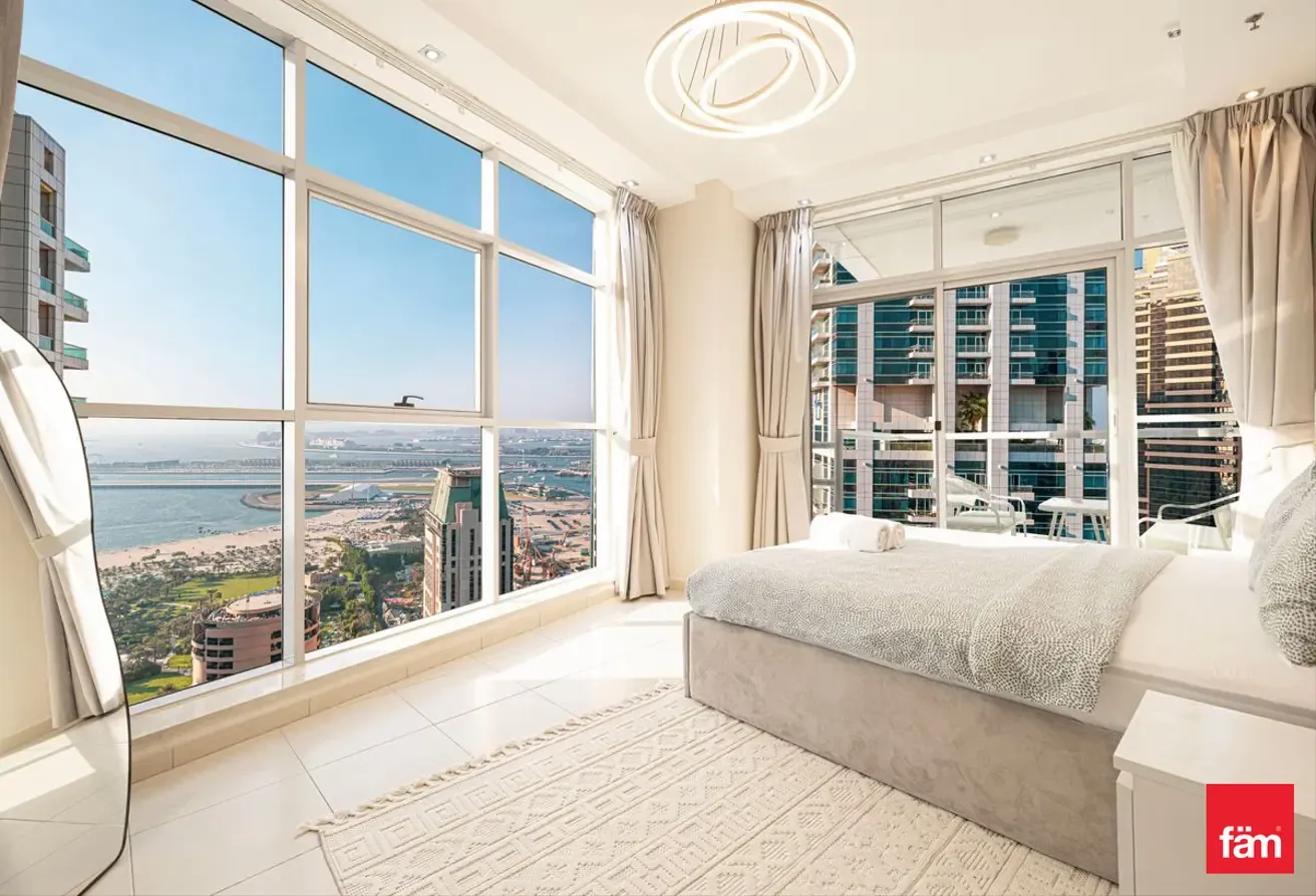 Vacant On Transfer / Sea View / High Floor