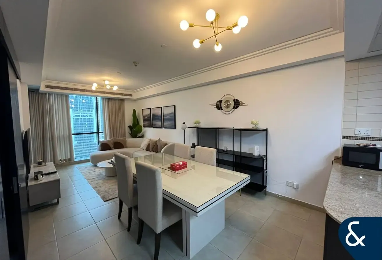 2 Beds | Vacant | Full Lake View