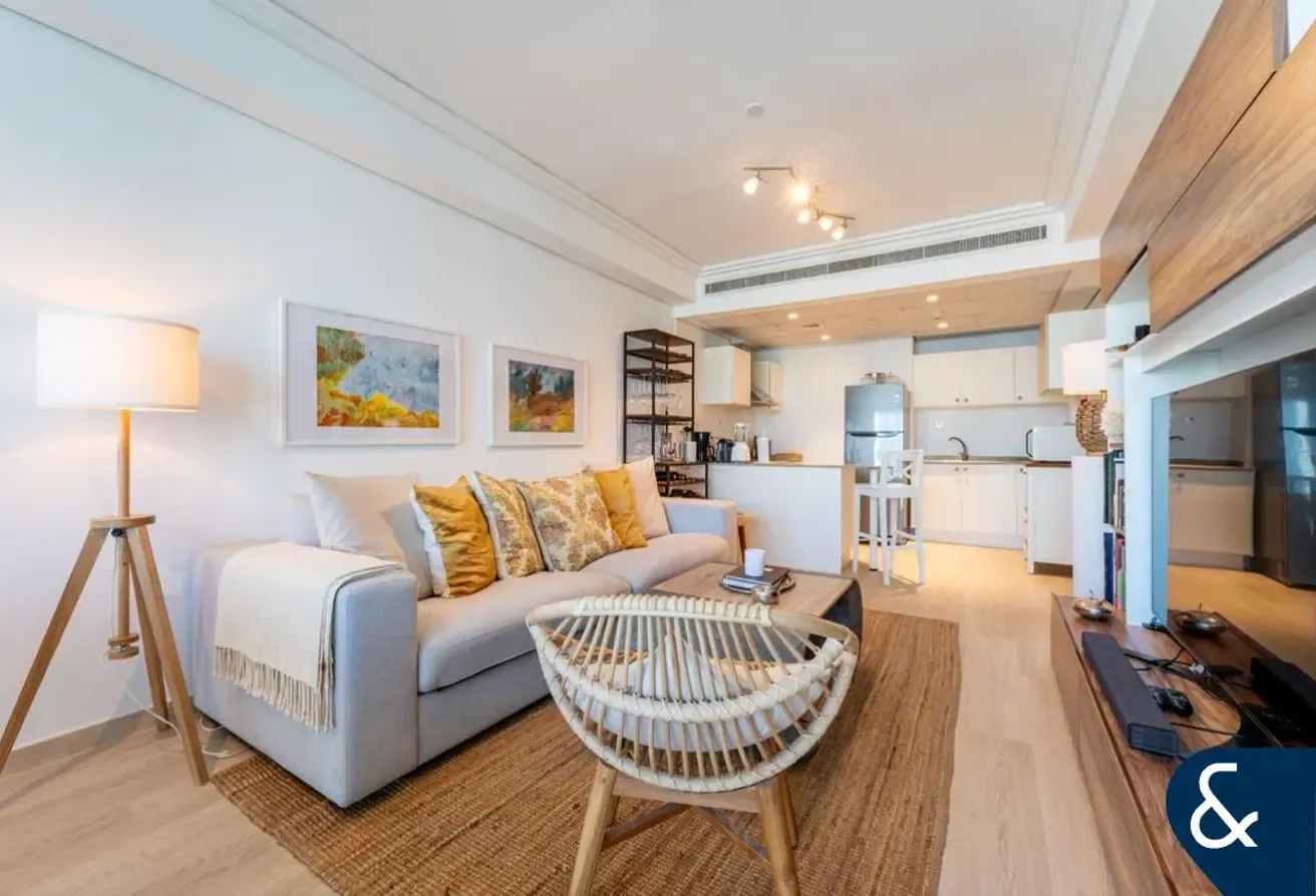 High Floor | Partial Upgraded | Lake View