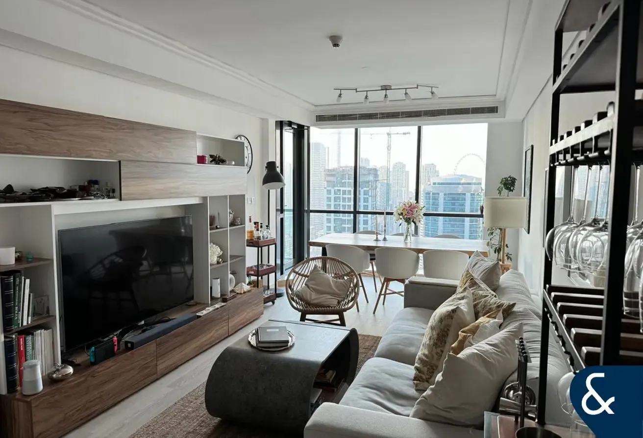 High Floor | Partial Upgraded | Lake View
