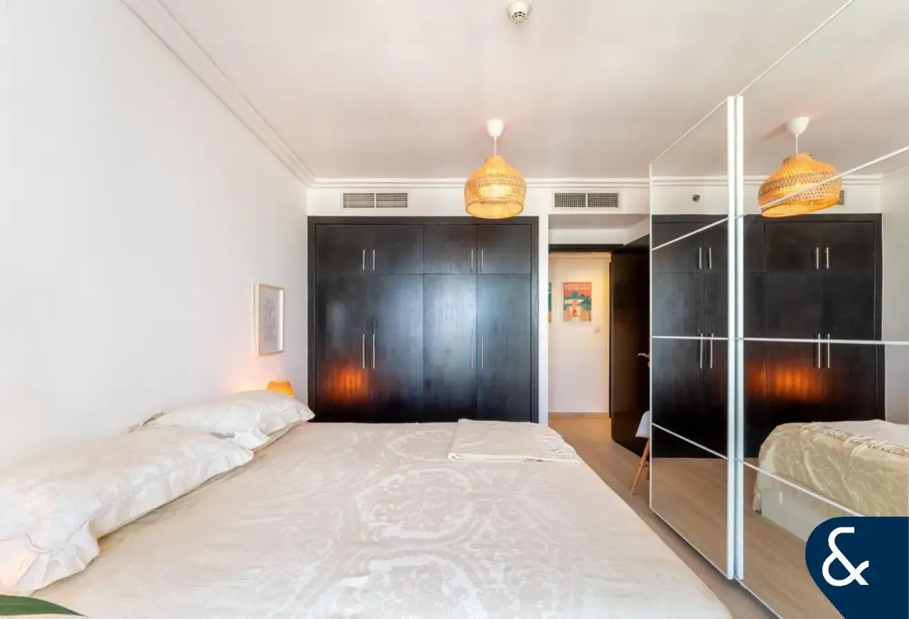 High Floor | Partial Upgraded | Lake View