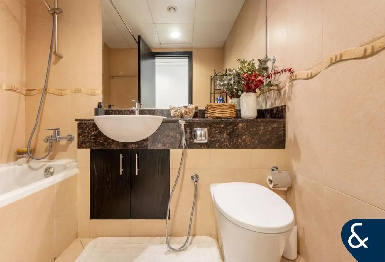 High Floor | Partial Upgraded | Lake View