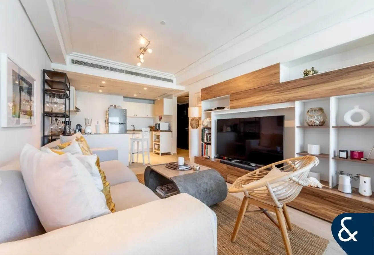 High Floor | Partial Upgraded | Lake View