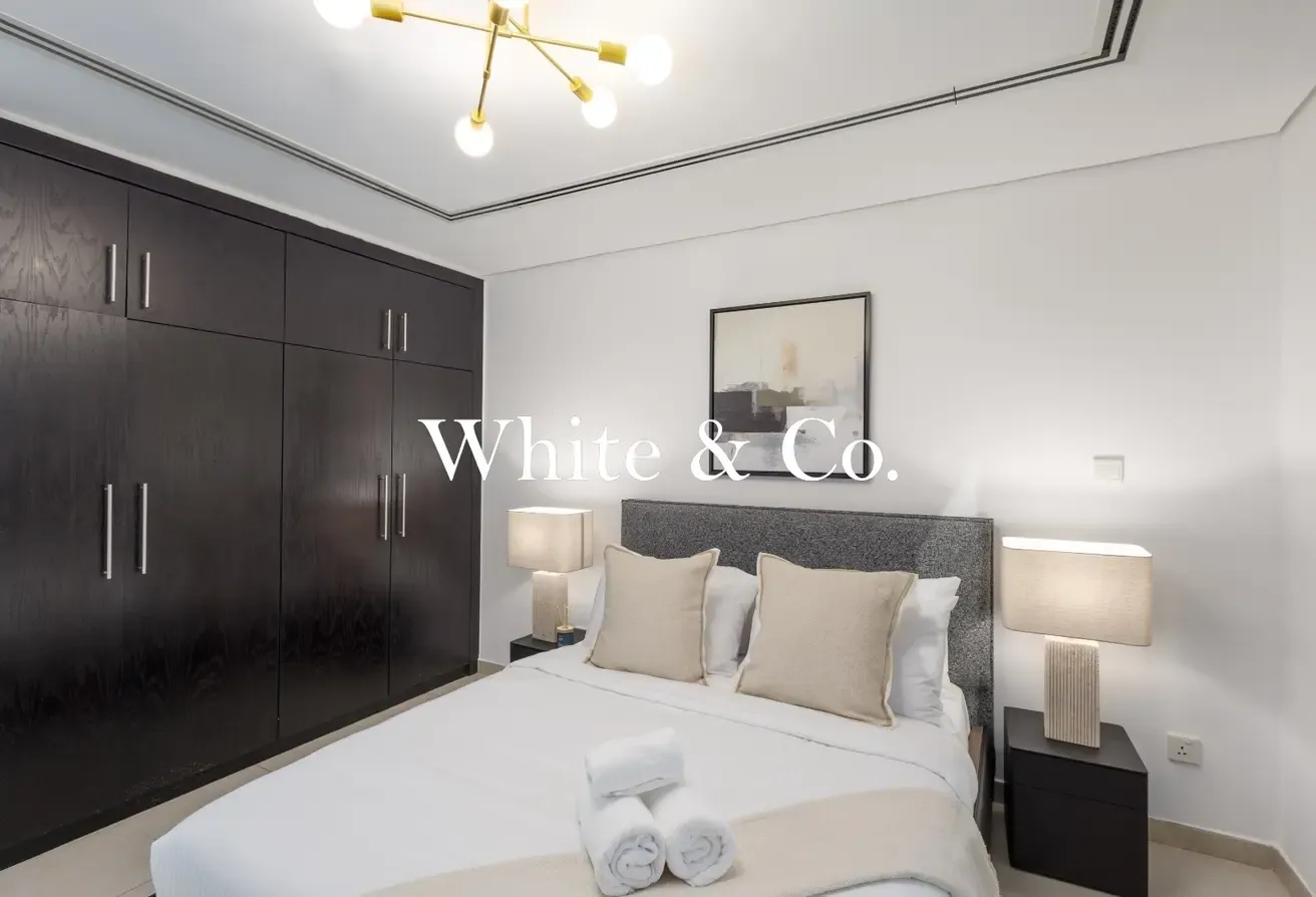 Lake Views | Furnished | Vacant | Vastu