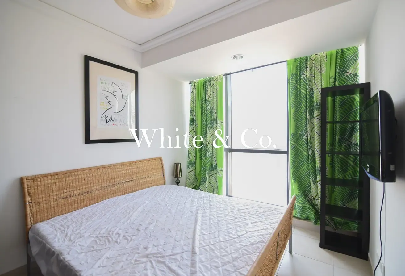 Corner Unit | Tenanted | Lake View