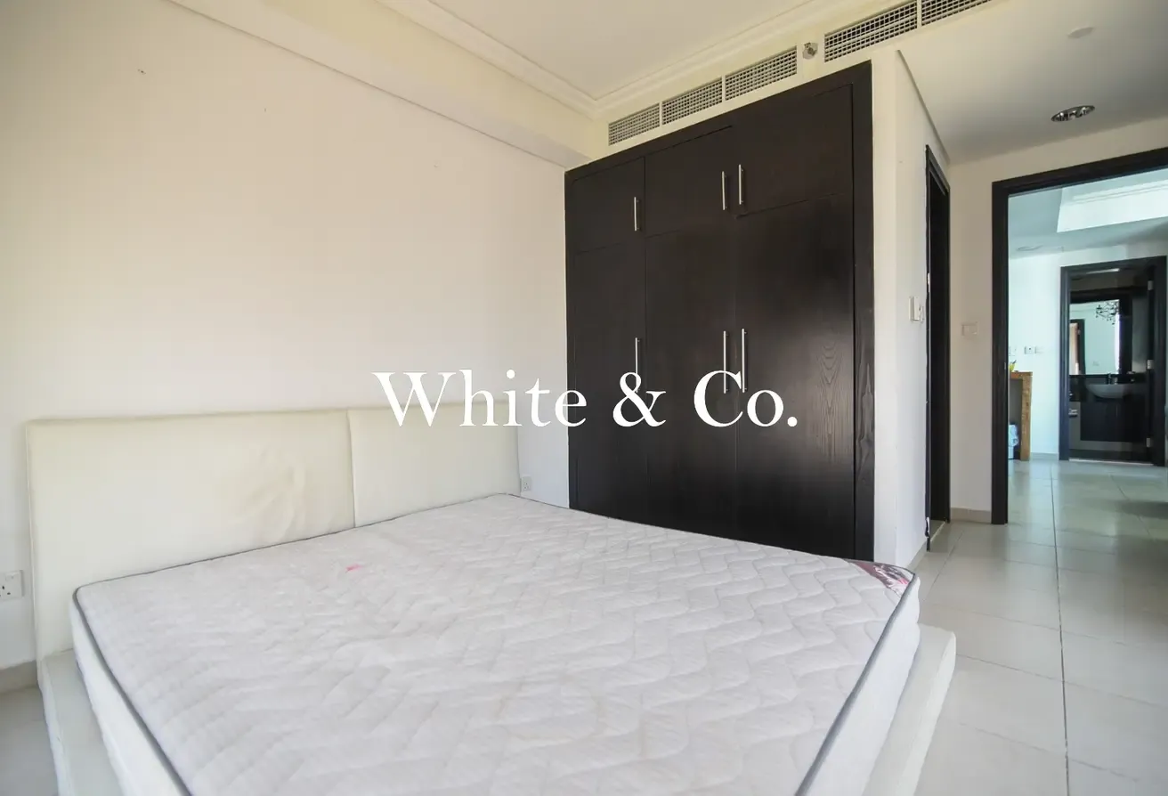Corner Unit | Tenanted | Lake View