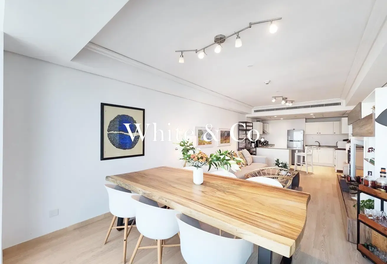 Upgraded unit | High Floor | Lake View