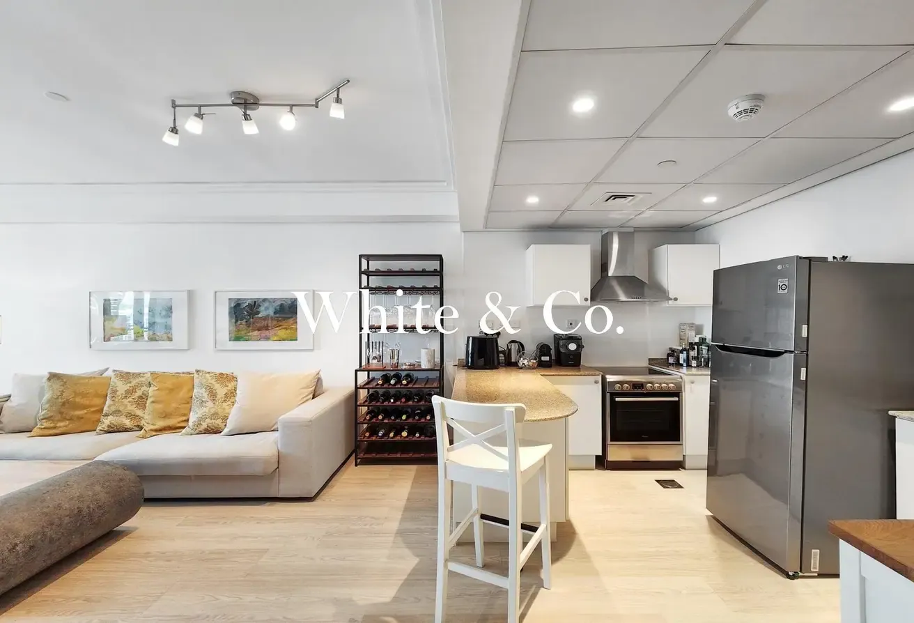 Upgraded unit | High Floor | Lake View