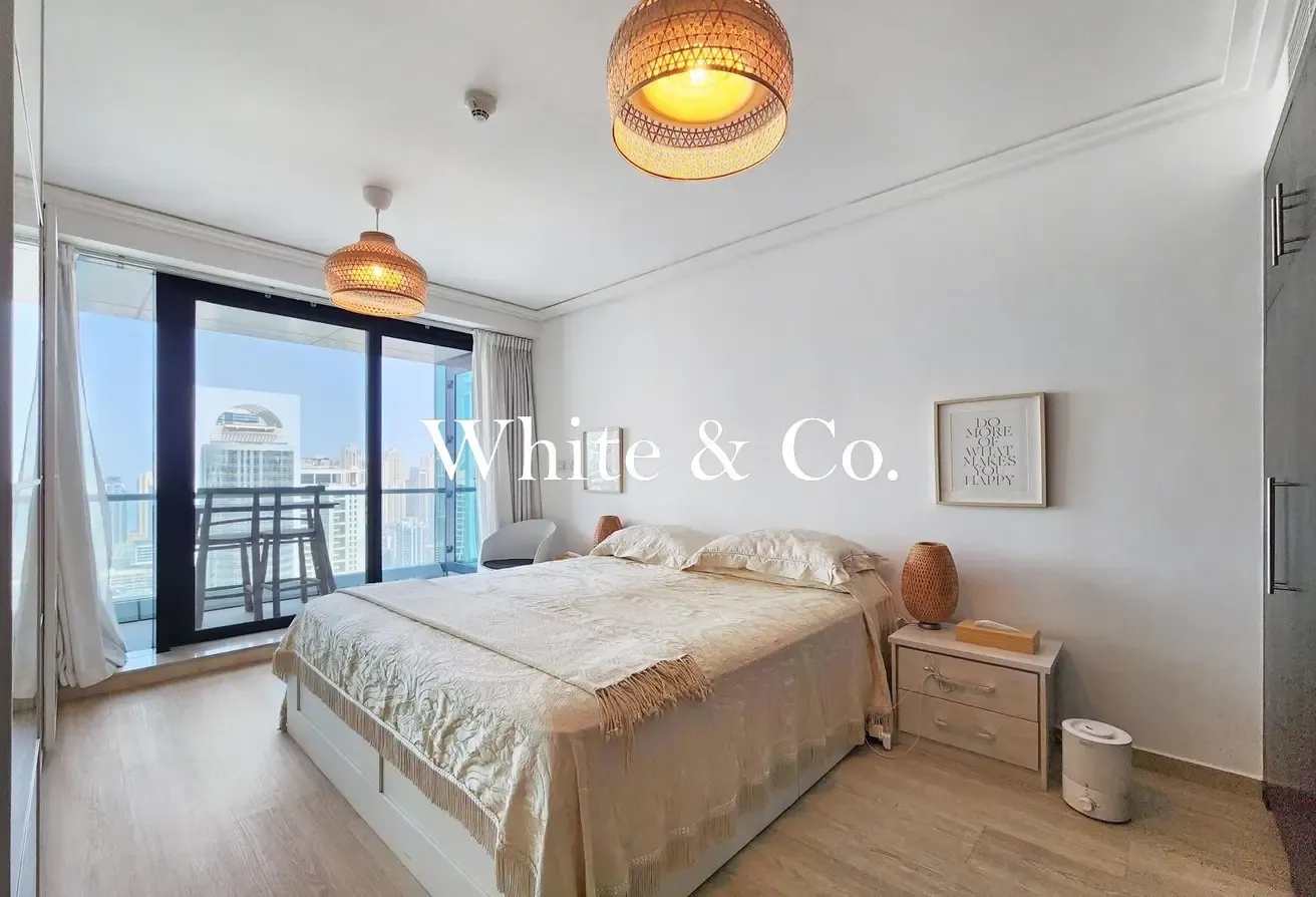 Upgraded unit | High Floor | Lake View
