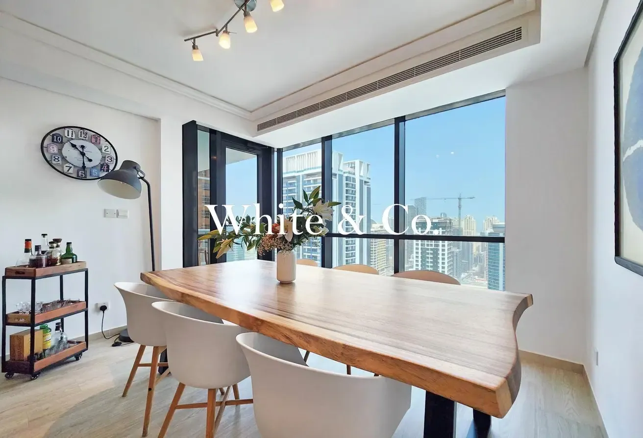 Upgraded unit | High Floor | Lake View