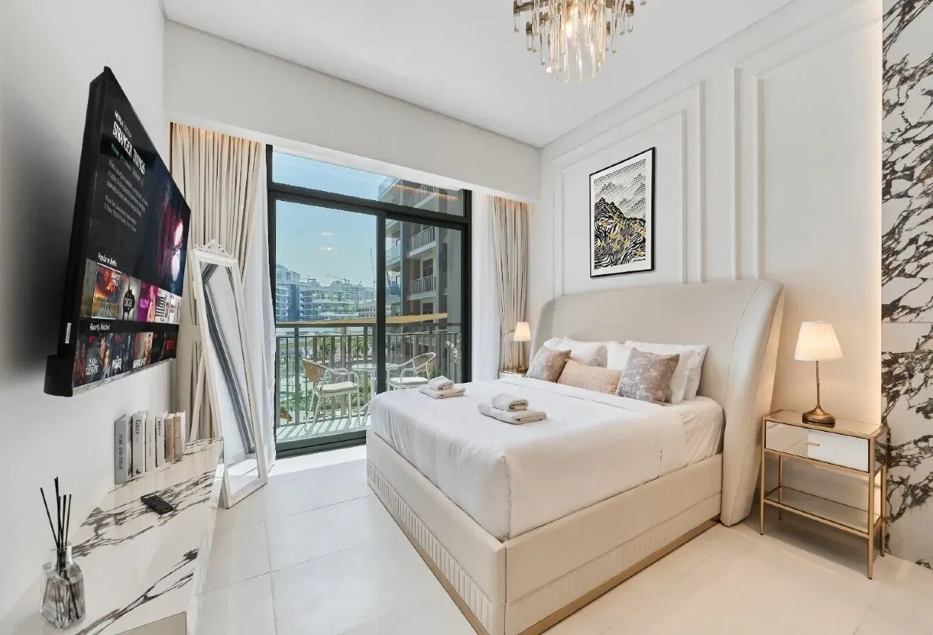 Modern Studio at Arjan | Community Views
