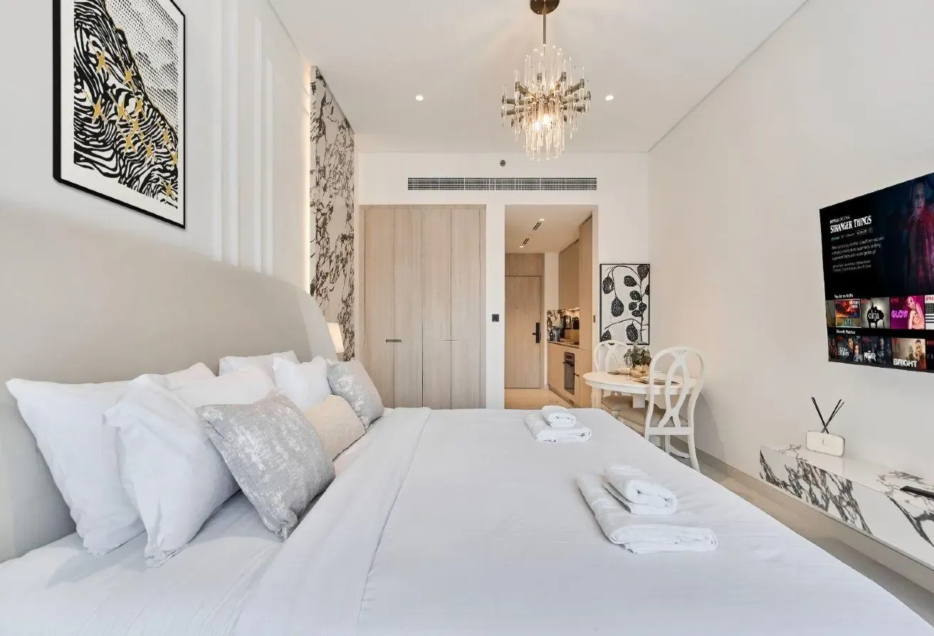 Modern Studio at Arjan | Community Views