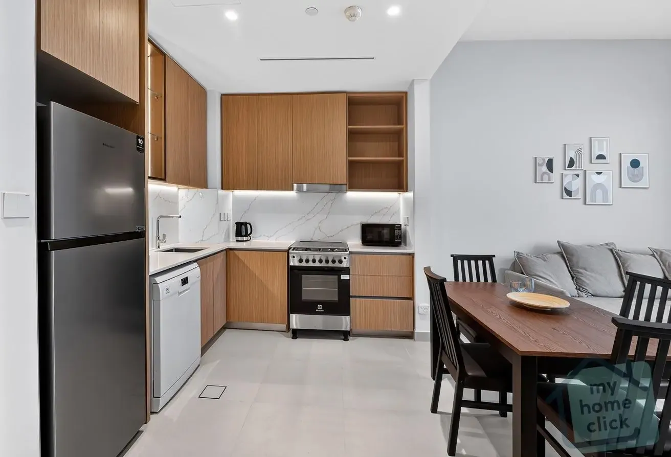 Furnished 1 BDR | Mid Floor | Community View