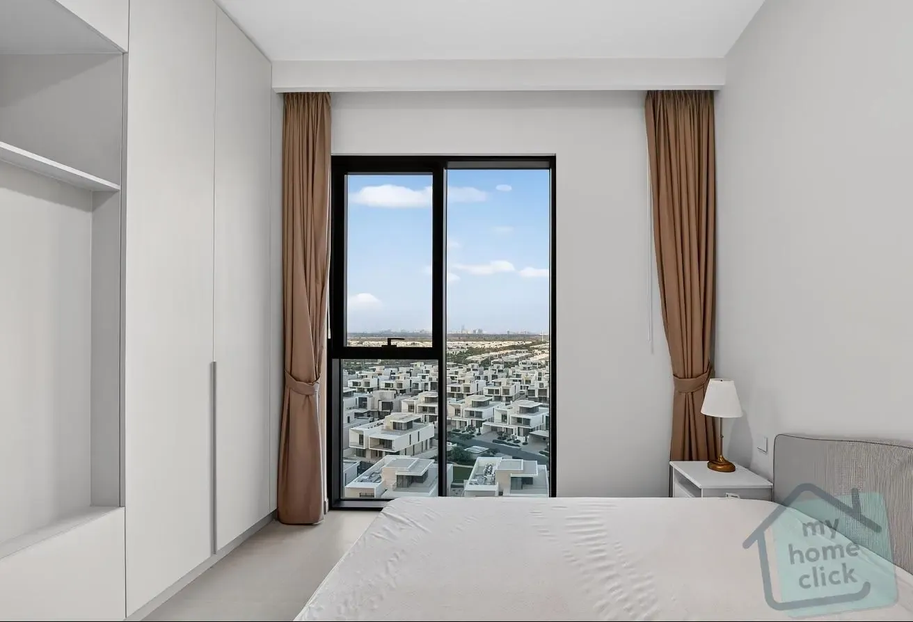 Furnished 1 BDR | Mid Floor | Community View
