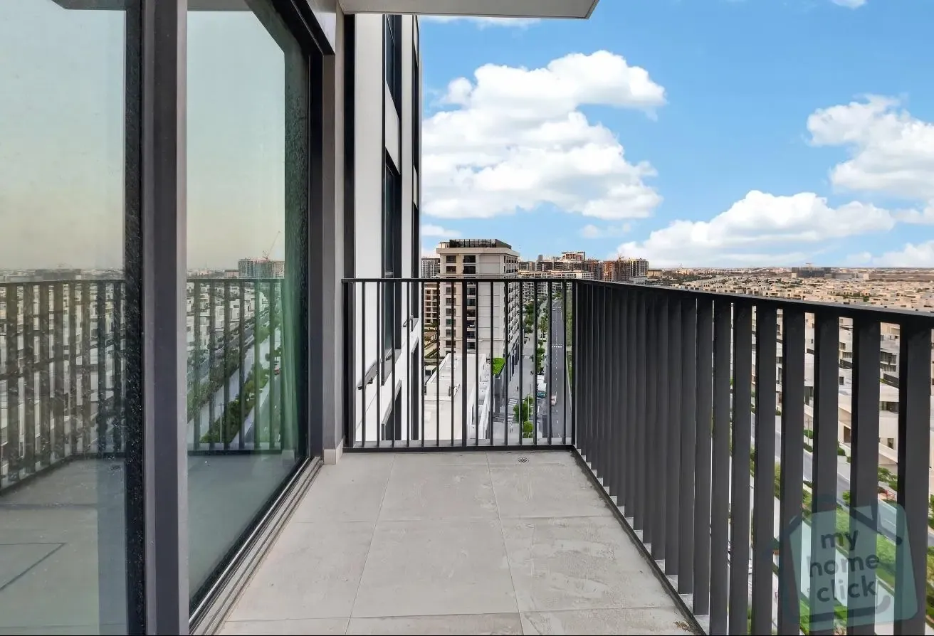 Furnished 1 BDR | Mid Floor | Community View