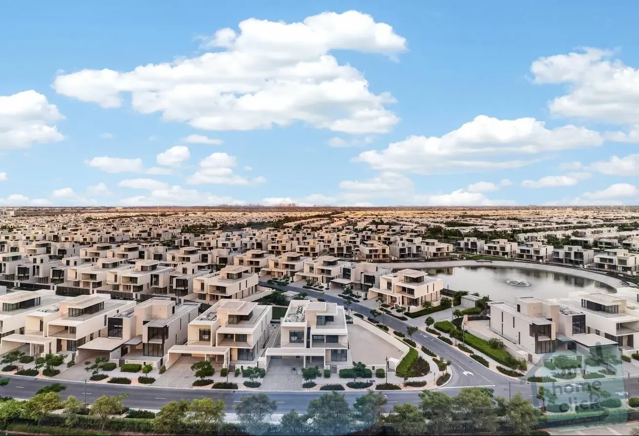 Furnished 1 BDR | Mid Floor | Community View