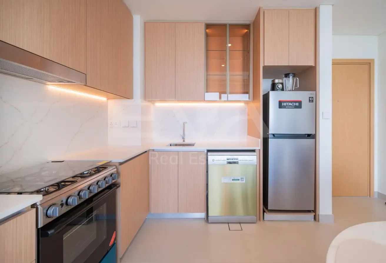 FULLY FURNISHED | SKYLINE VIEW | MID FLOOR