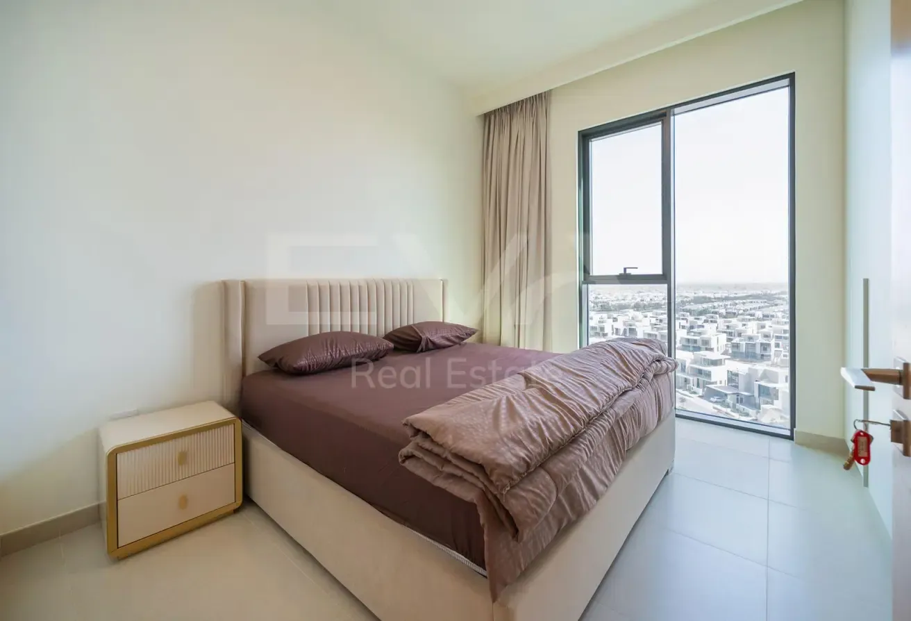 FULLY FURNISHED | SKYLINE VIEW | MID FLOOR