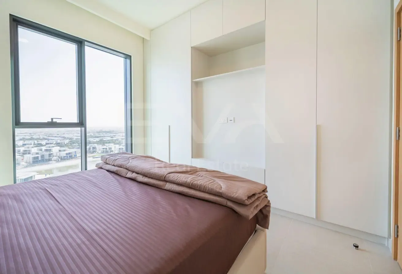 FULLY FURNISHED | SKYLINE VIEW | MID FLOOR