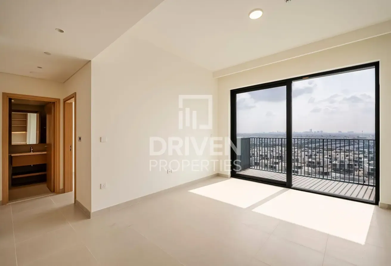 Vacant | High Floor | Address Villa Facing