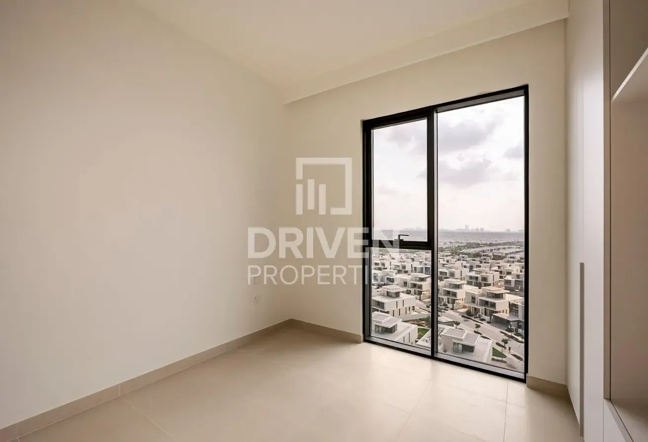 Vacant | High Floor | Address Villa Facing