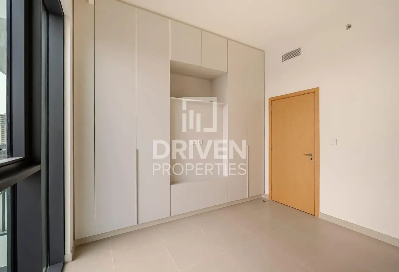 Vacant | High Floor | Address Villa Facing