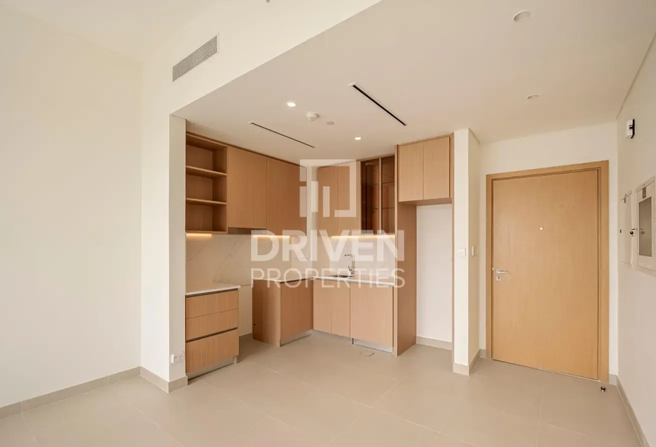 Vacant | High Floor | Address Villa Facing