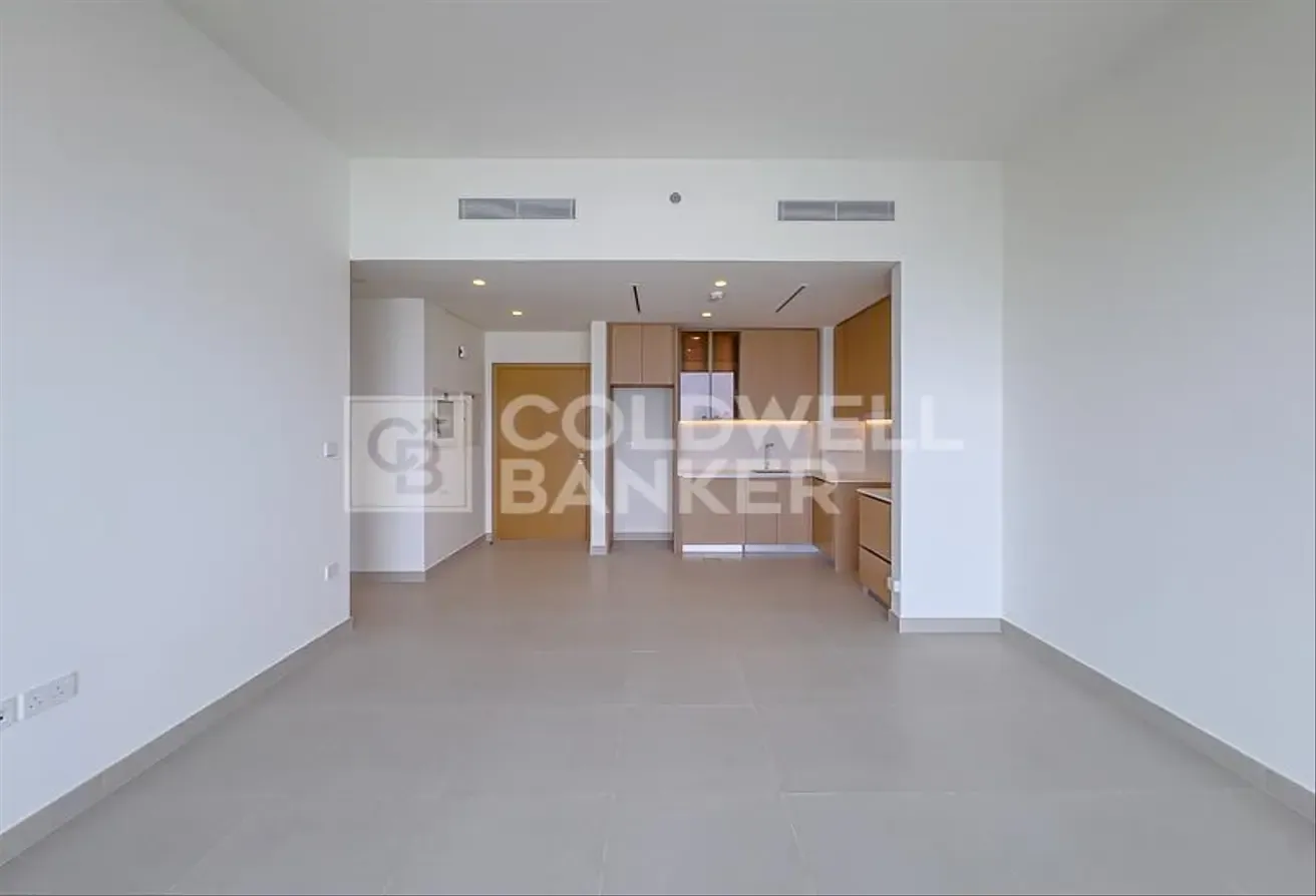 Vacant | Close to Mall | Brand New