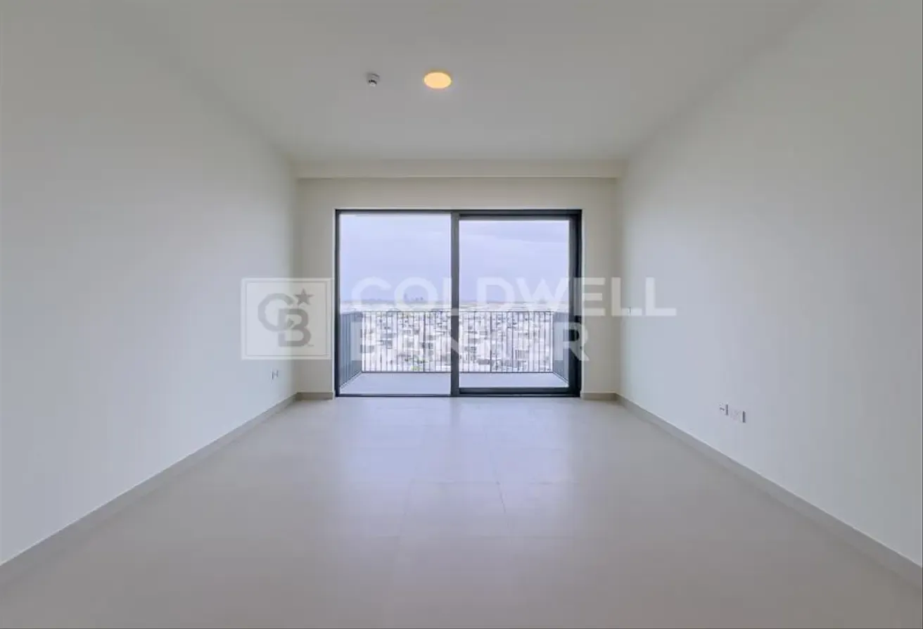 Vacant | Close to Mall | Brand New