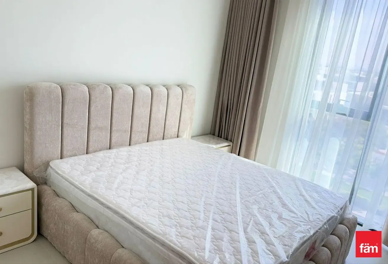 Fully Furnished | Park Horizon | Multiple Cheques
