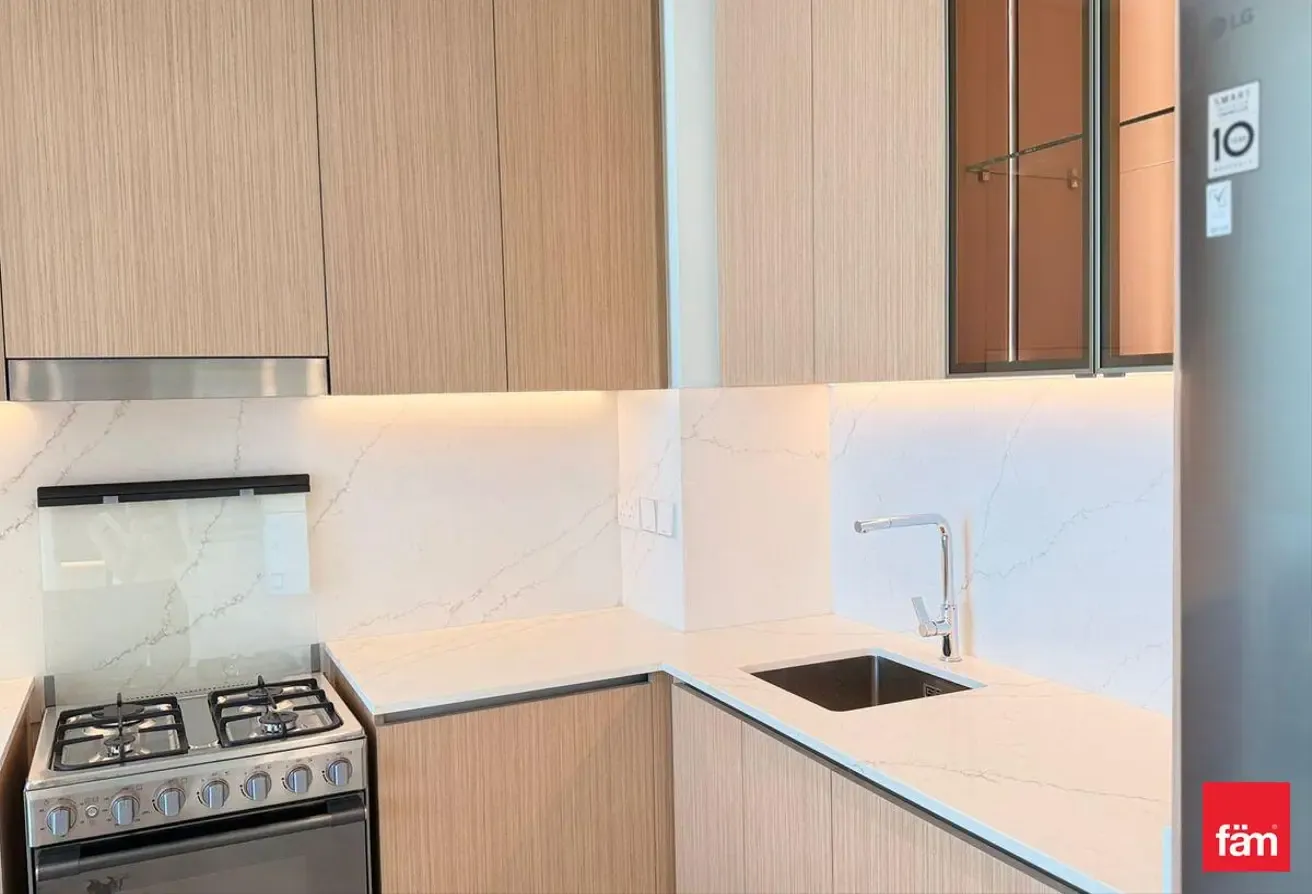 Fully Furnished | Park Horizon | Multiple Cheques