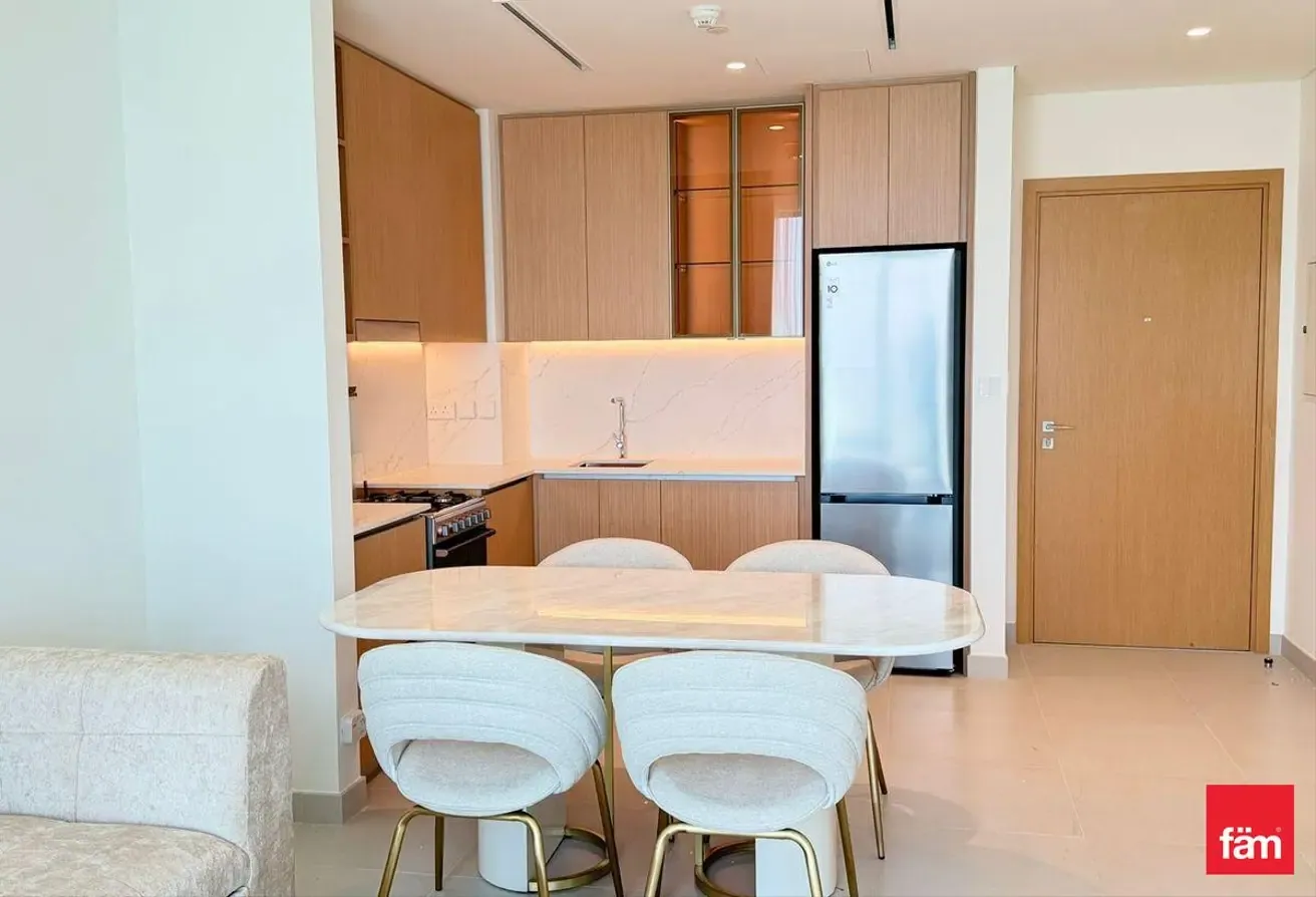 Fully Furnished | Park Horizon | Multiple Cheques