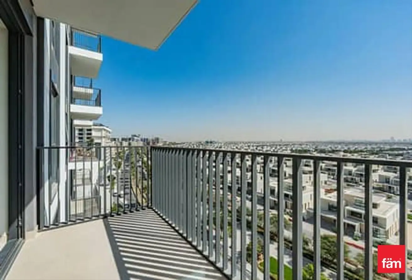 Fully Furnished | Park Horizon | Multiple Cheques