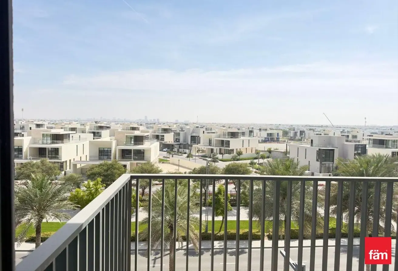 Fully Furnished | Park Horizon | Multiple Cheques