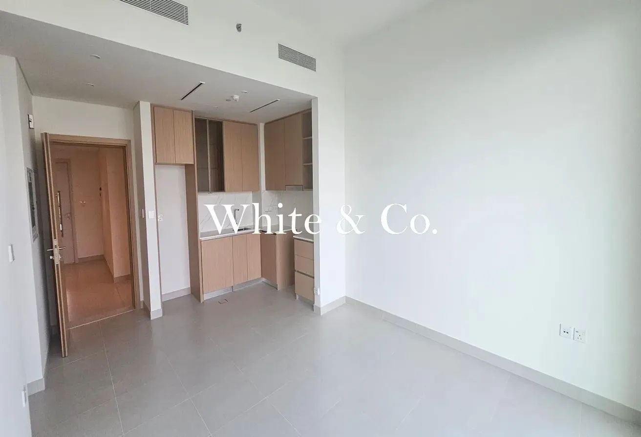 LARGE TERRACE | OVERLOOKING | CHILLER FREE