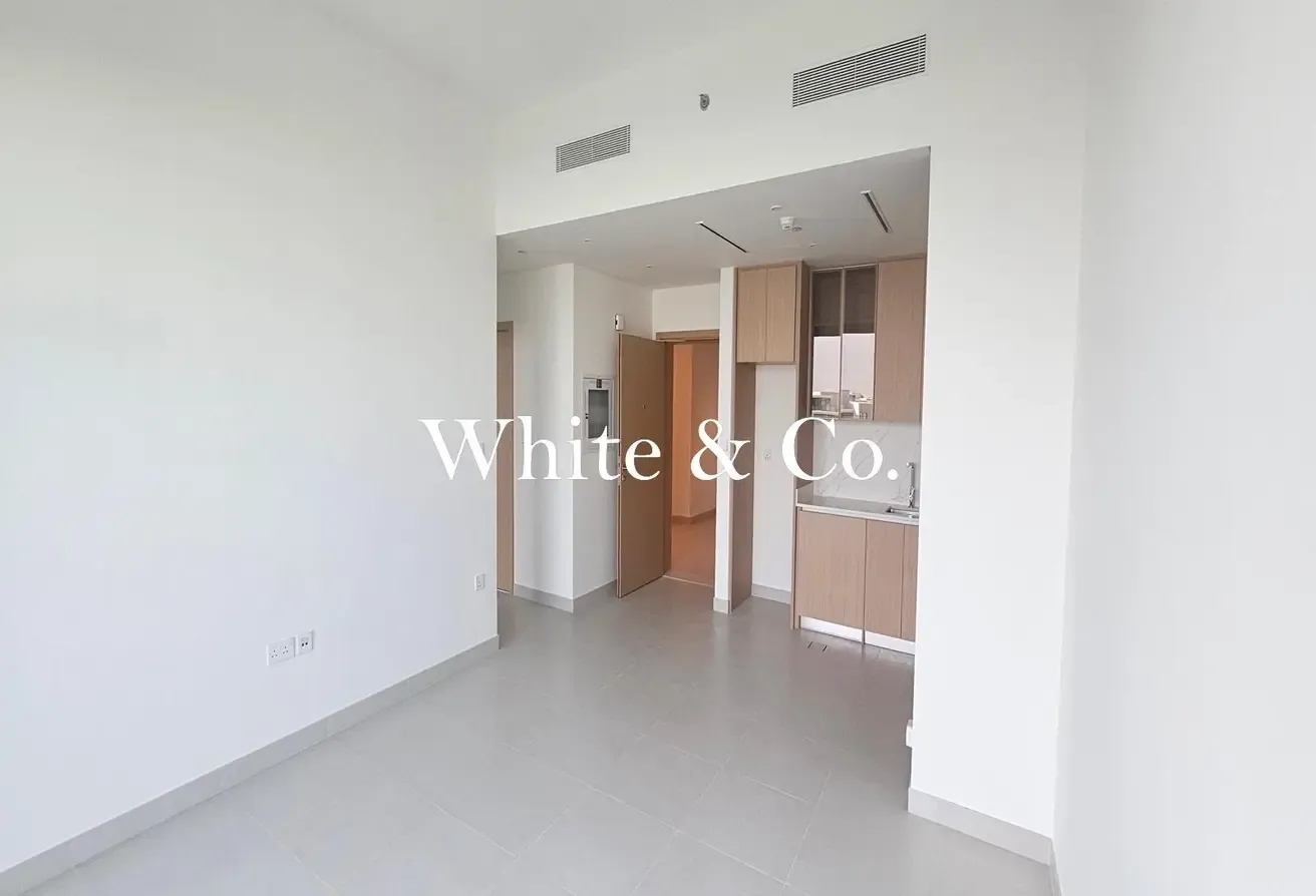 LARGE TERRACE | OVERLOOKING | CHILLER FREE