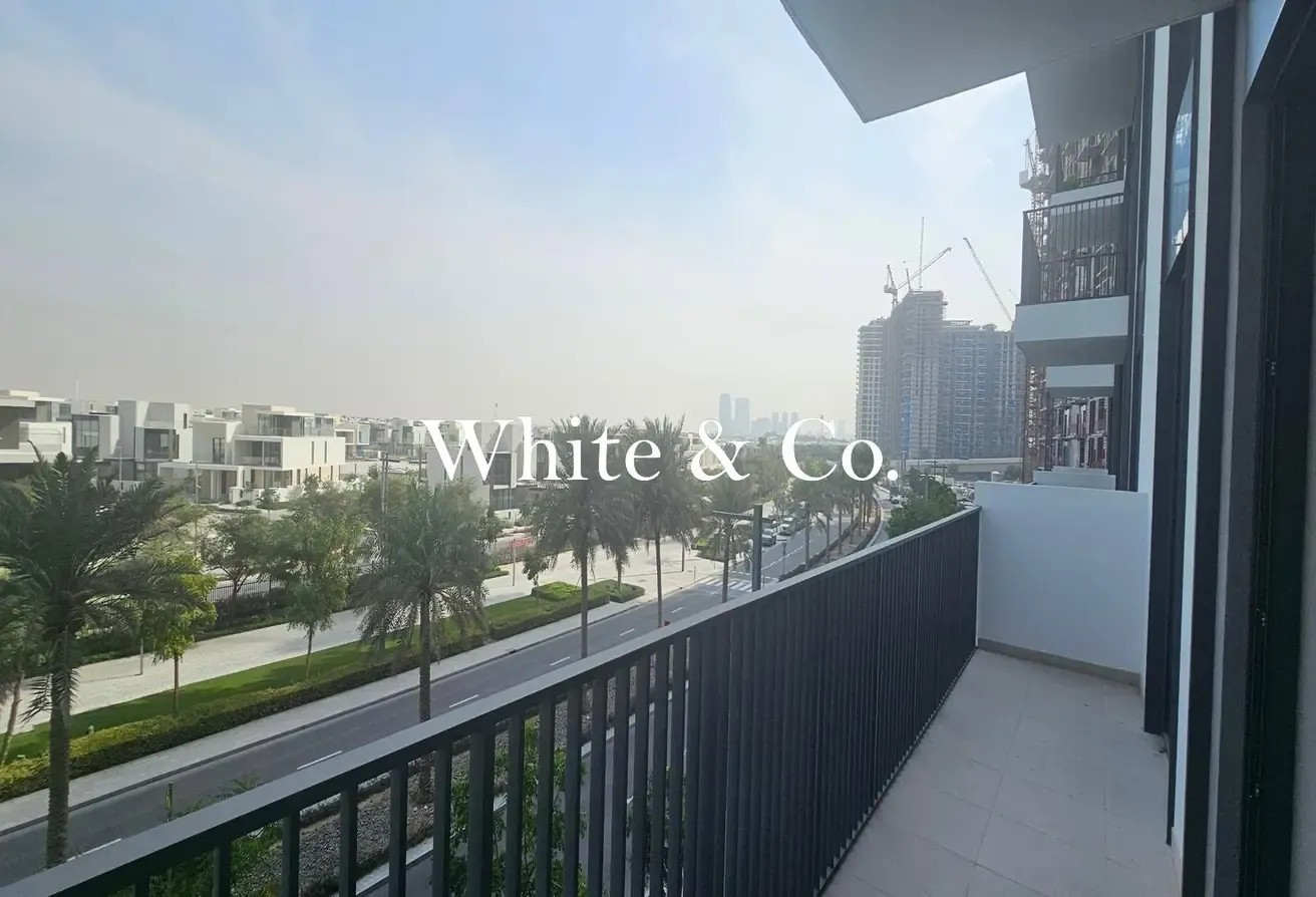 LARGE TERRACE | OVERLOOKING | CHILLER FREE