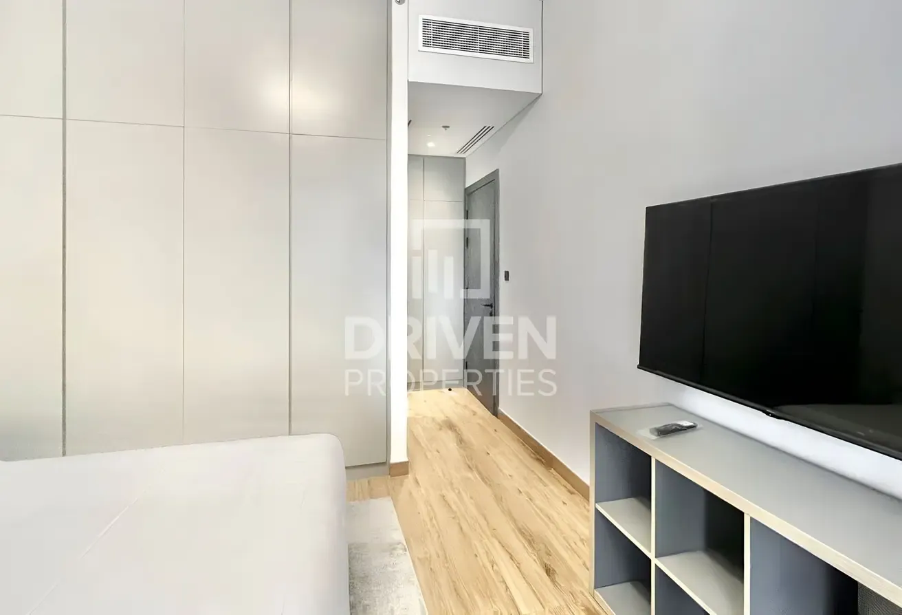 Available Feb | All Bills Included | Marina View