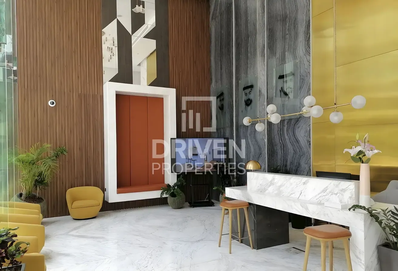 Vacant | All Bills Included | Close to Mall