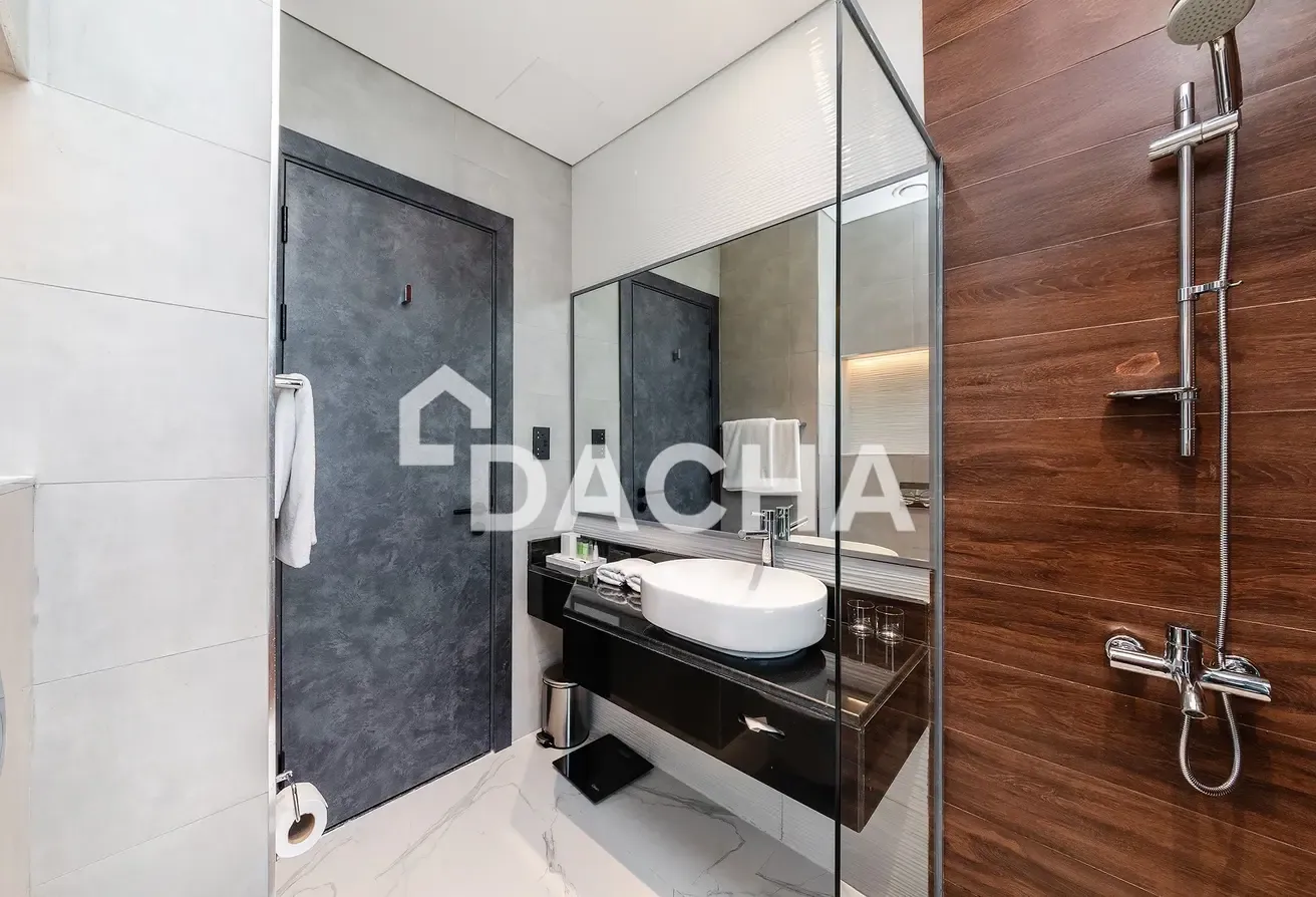 ALL BILLS INCLUDED | CORNER UNIT | MARINA VIEW