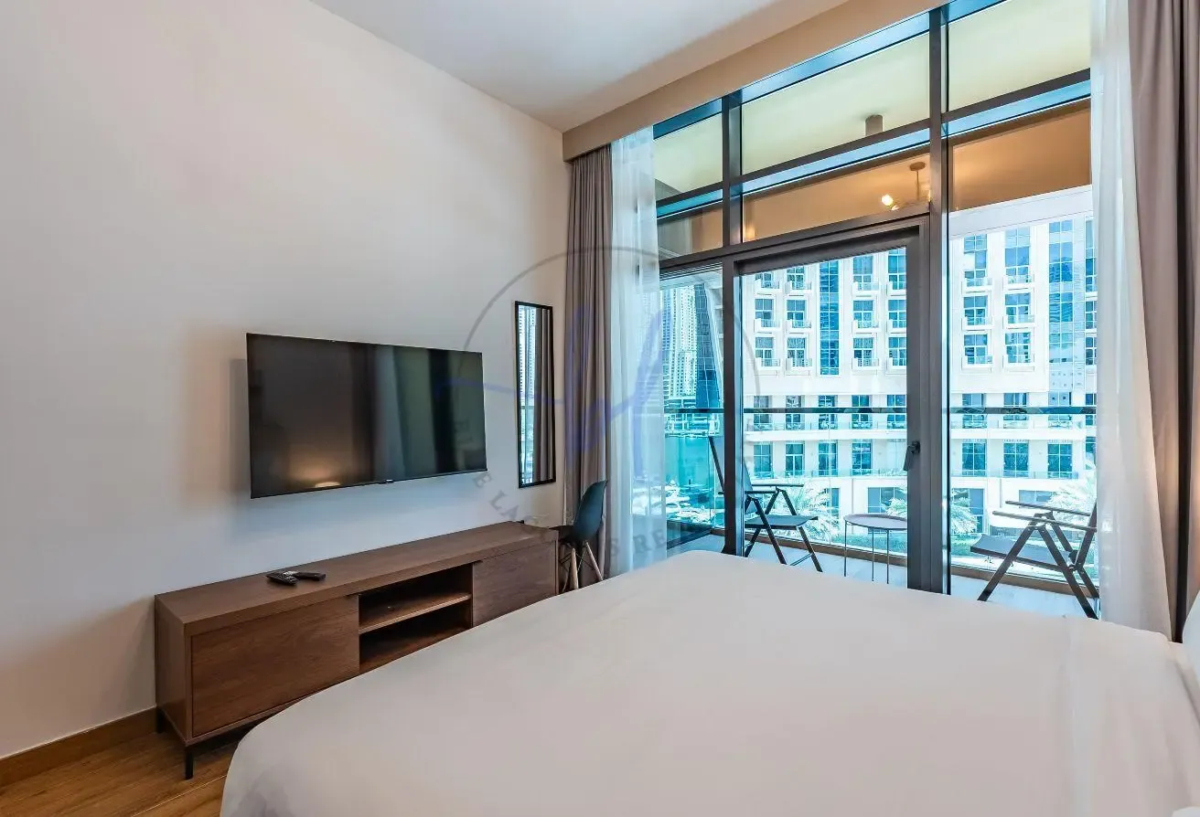 Expansive Marina Vistas | All-Inclusive | Grab now