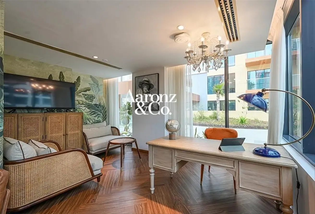 5BHK Furnished | Marina View | Private Facilities