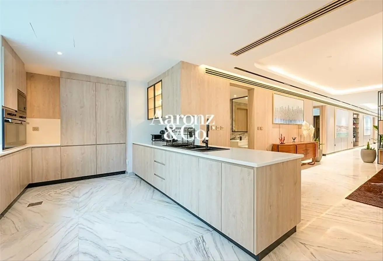 5BHK Furnished | Marina View | Private Facilities