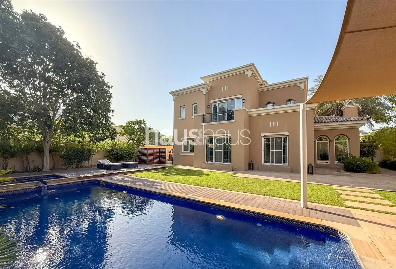 Vacant Soon | Private Pool | White Kitchen