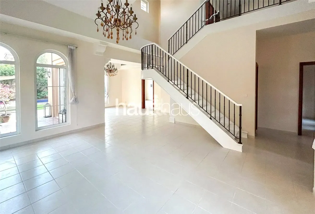 Vacant Soon | Private Pool | White Kitchen