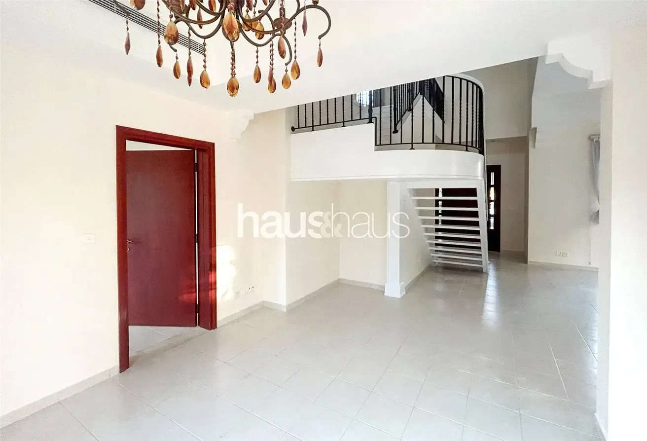 Vacant Soon | Private Pool | White Kitchen