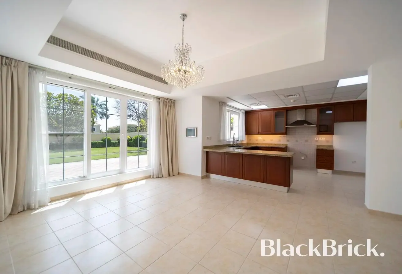 Vacant | 4BR | Big Plot | Immaculate