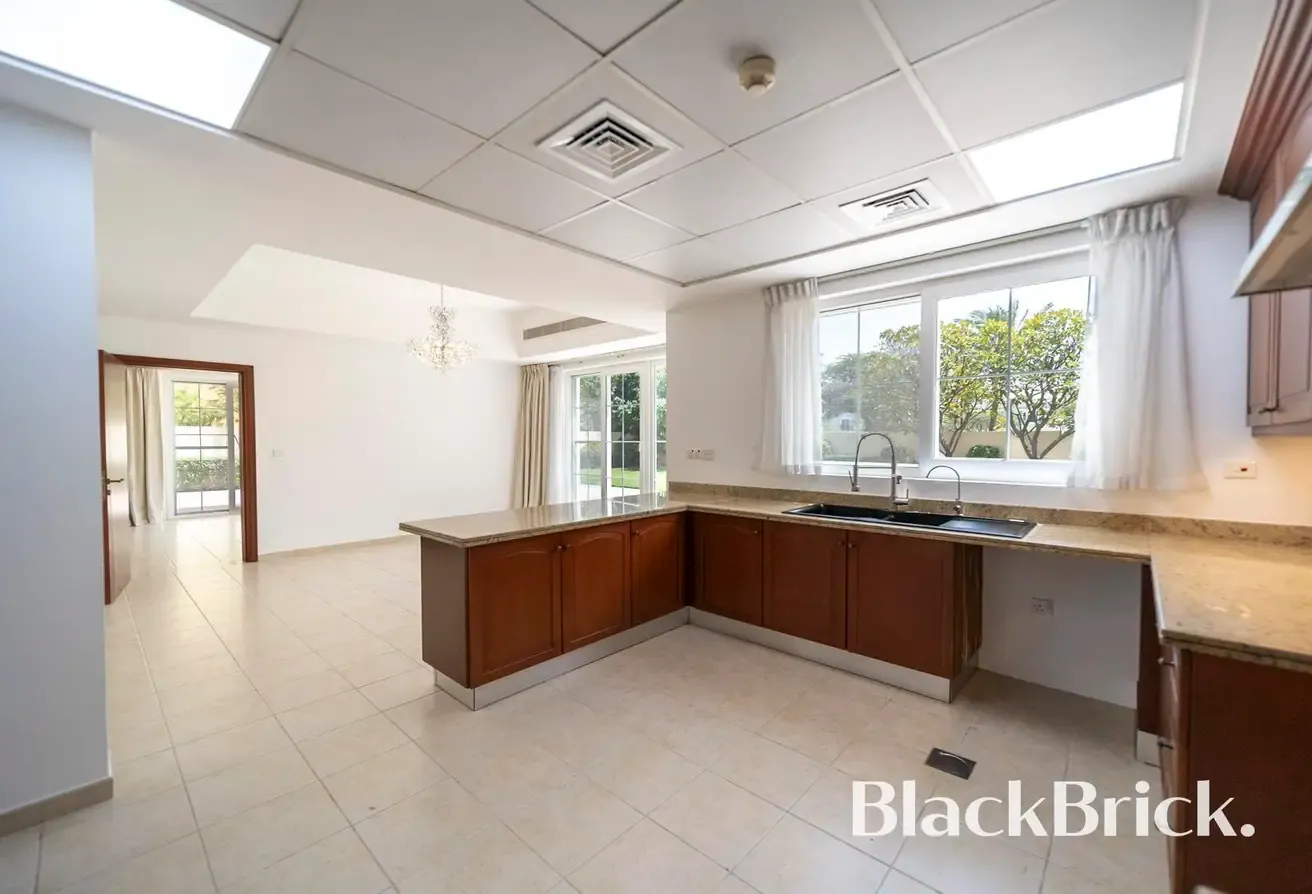 Vacant | 4BR | Big Plot | Immaculate