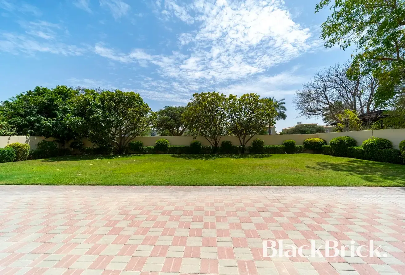 Vacant | 4BR | Big Plot | Immaculate